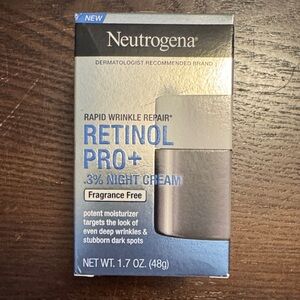 Neutrogena Rapid Wrinkle Repair Retinol Pro+ Cream - Blue and Silver